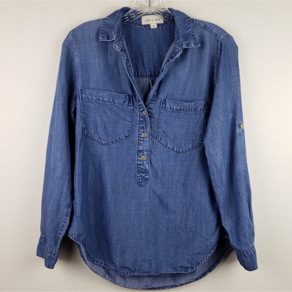 Cloth & Stone| Two Pocket Chambray Popover Blouse